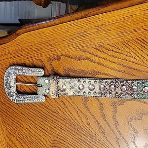 Women's western bling belt size  M